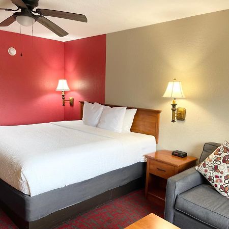 Ramada By Wyndham Oklahoma City Airport North מראה חיצוני תמונה