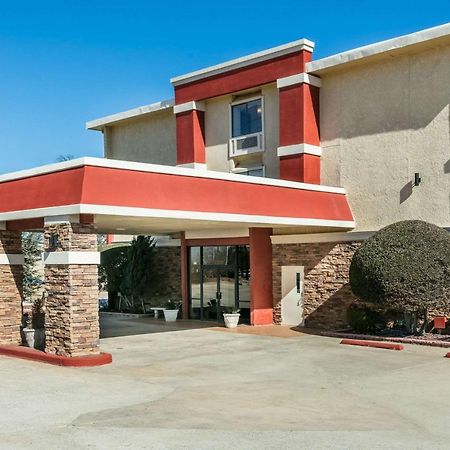 Ramada By Wyndham Oklahoma City Airport North מראה חיצוני תמונה
