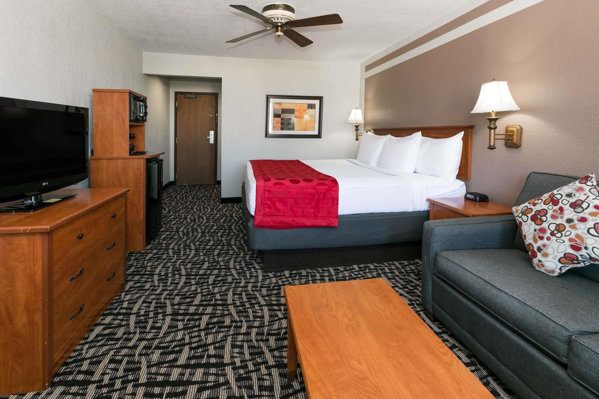 Ramada By Wyndham Oklahoma City Airport North מראה חיצוני תמונה