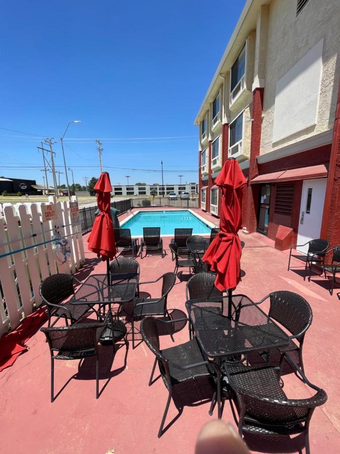 Ramada By Wyndham Oklahoma City Airport North מראה חיצוני תמונה