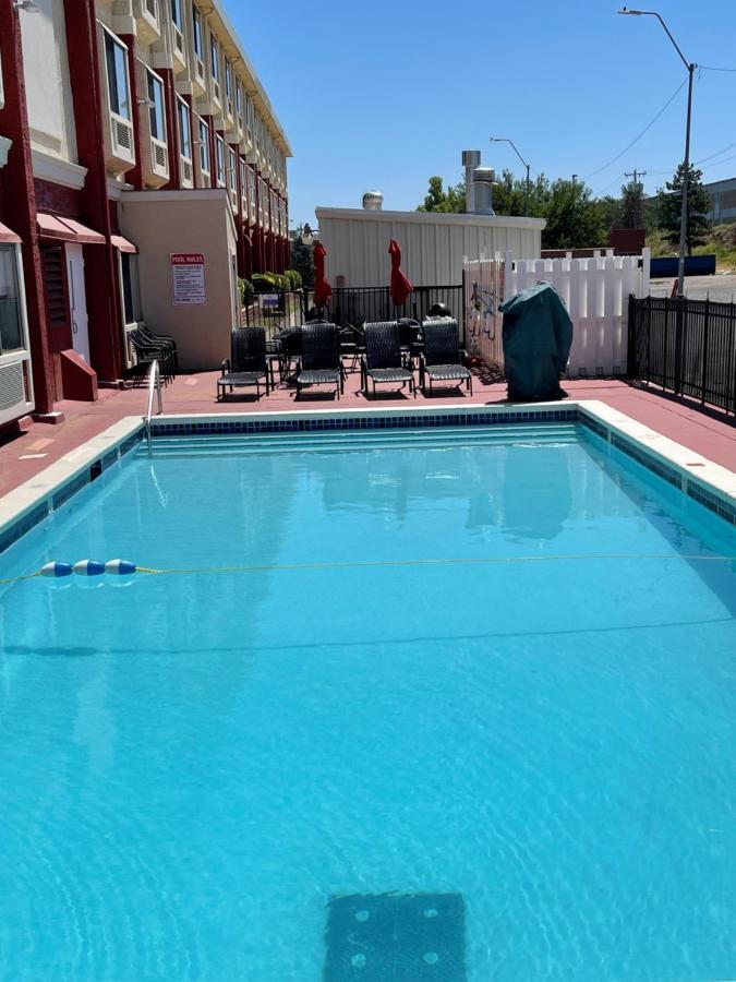 Ramada By Wyndham Oklahoma City Airport North מראה חיצוני תמונה