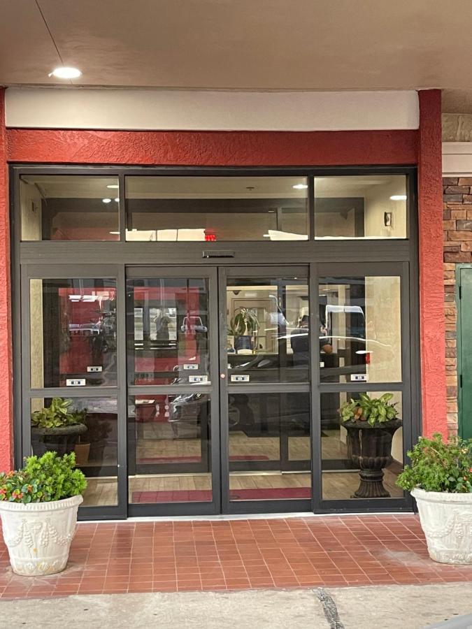 Ramada By Wyndham Oklahoma City Airport North מראה חיצוני תמונה