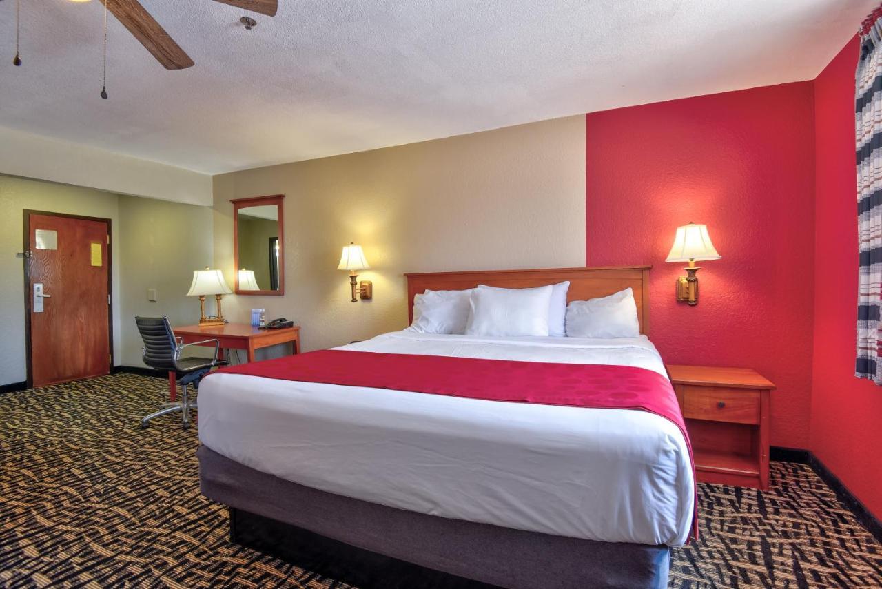 Ramada By Wyndham Oklahoma City Airport North מראה חיצוני תמונה