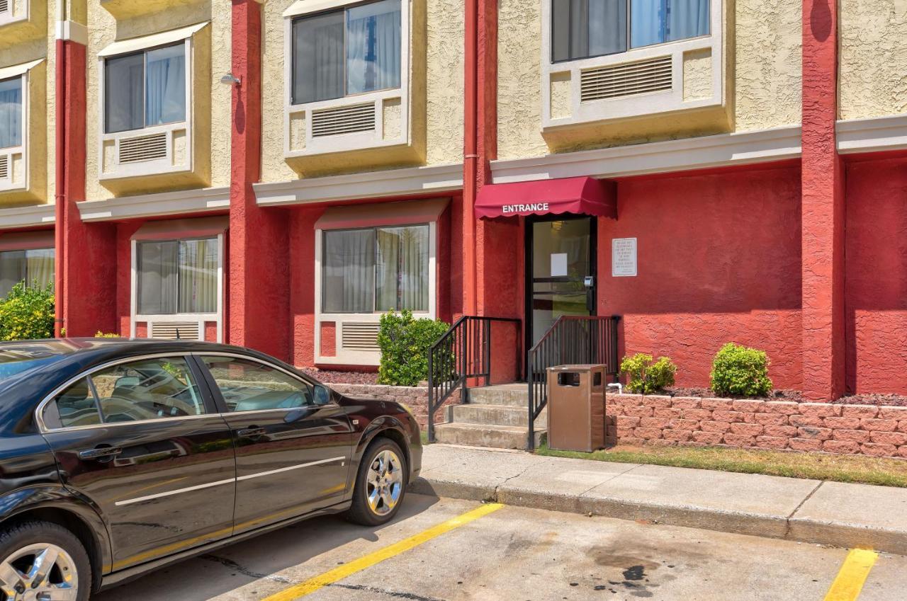 Ramada By Wyndham Oklahoma City Airport North מראה חיצוני תמונה