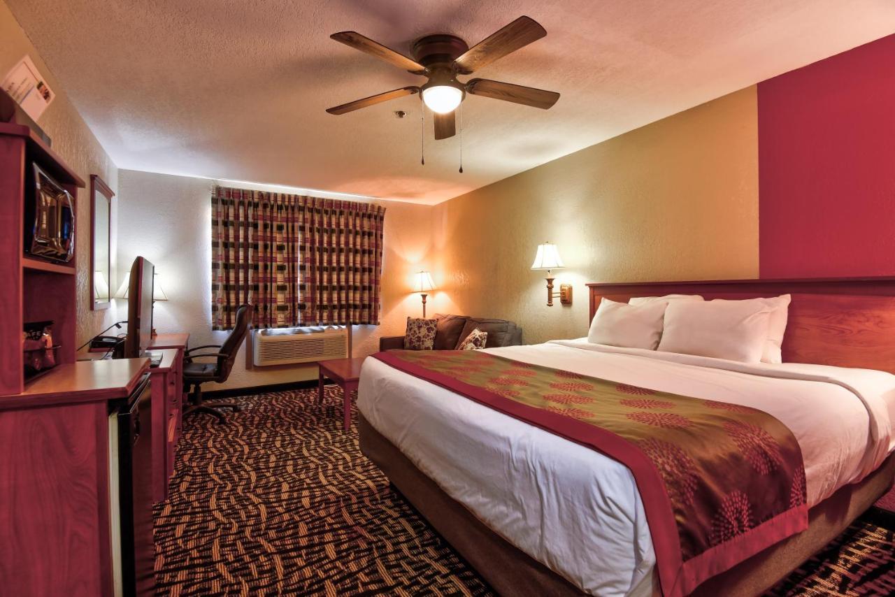 Ramada By Wyndham Oklahoma City Airport North מראה חיצוני תמונה