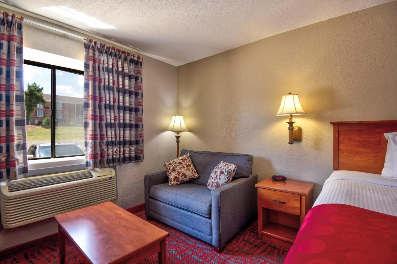 Ramada By Wyndham Oklahoma City Airport North מראה חיצוני תמונה