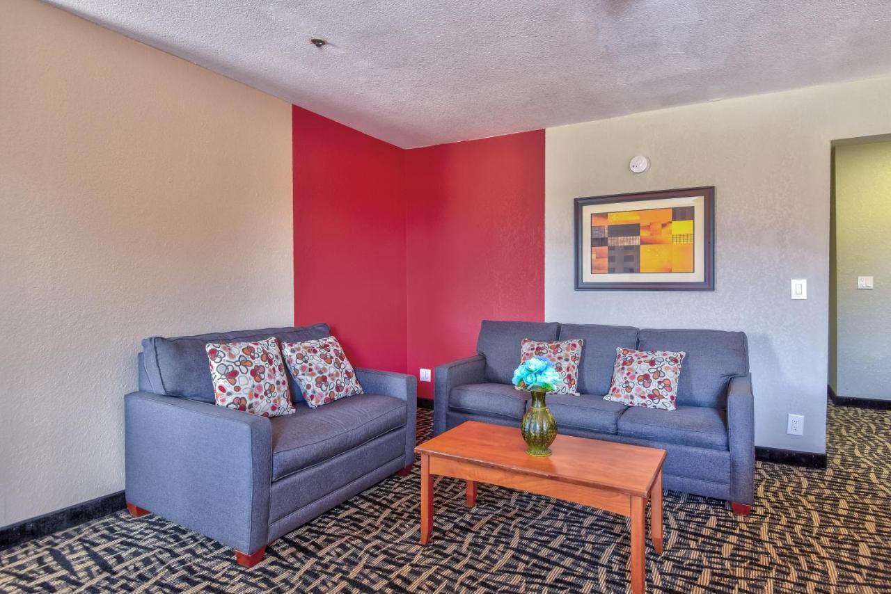 Ramada By Wyndham Oklahoma City Airport North מראה חיצוני תמונה