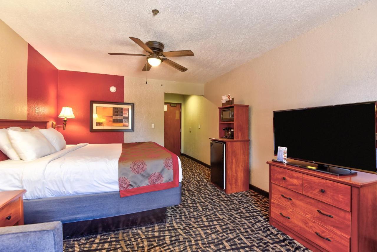 Ramada By Wyndham Oklahoma City Airport North מראה חיצוני תמונה