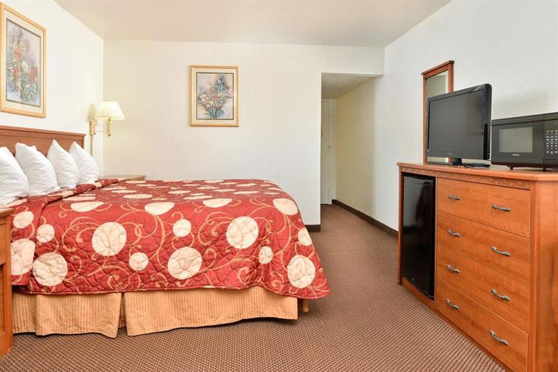 Ramada By Wyndham Oklahoma City Airport North מראה חיצוני תמונה