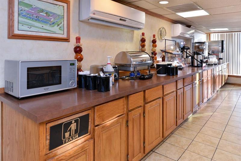 Ramada By Wyndham Oklahoma City Airport North מראה חיצוני תמונה