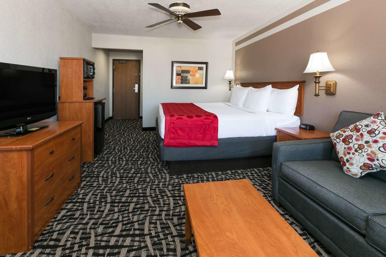 Ramada By Wyndham Oklahoma City Airport North מראה חיצוני תמונה
