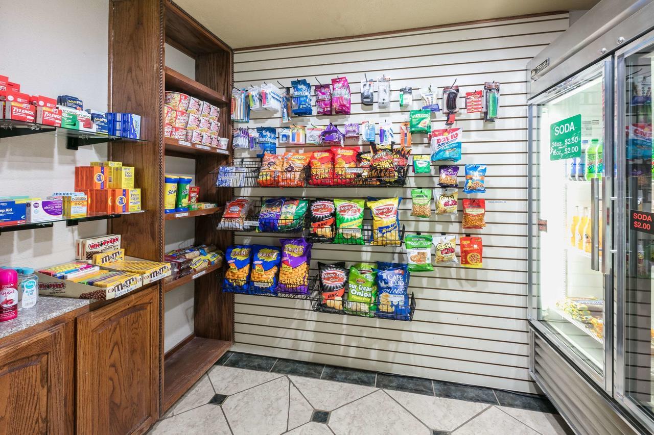 Ramada By Wyndham Oklahoma City Airport North מראה חיצוני תמונה